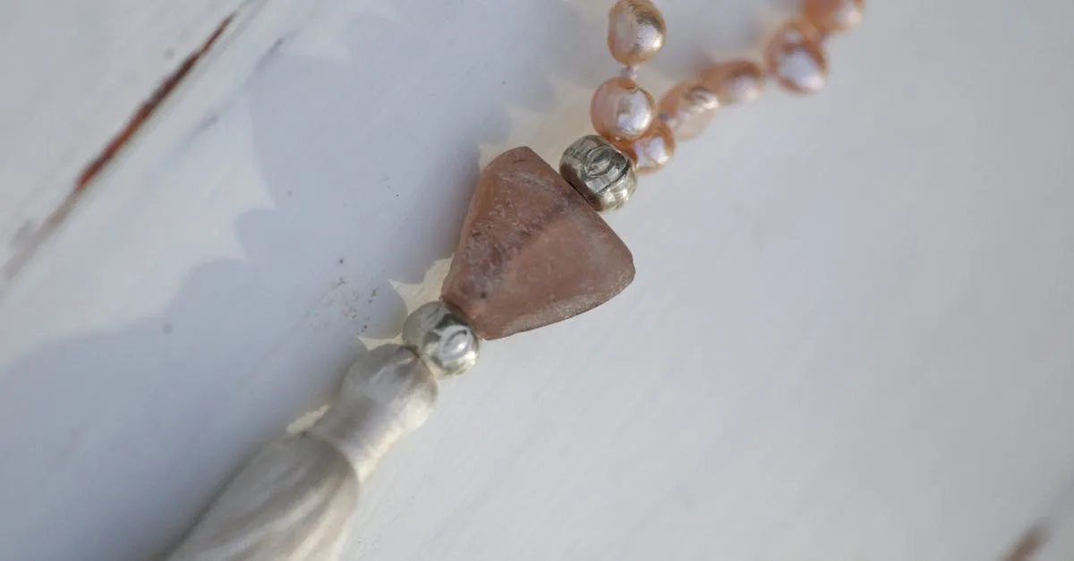 découvrez notre collection exclusive de bijoux élégants et raffinés pour toutes les occasions. trouvez la pièce parfaite qui sublime votre style.